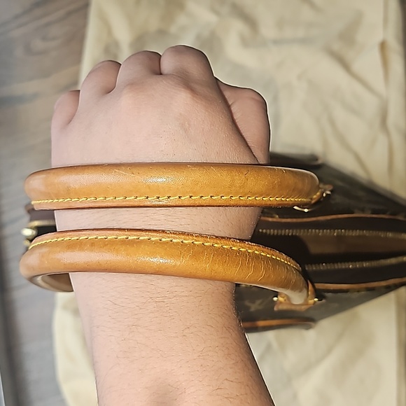 Ellipse Louis Vuitton Bag - Picture 12 of 14